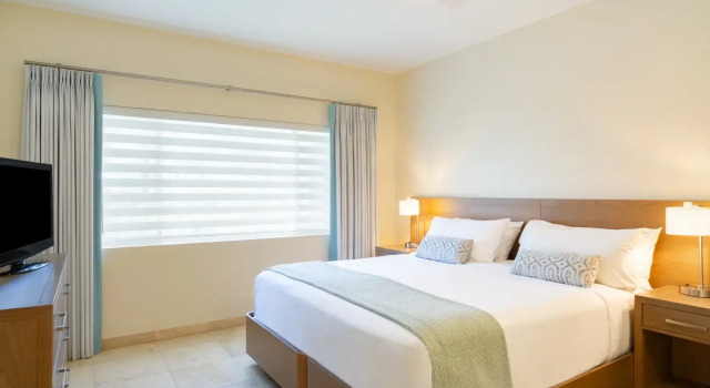 Номер Standard с 2 комнатами с видом на бассейн The Sands at Grace Bay