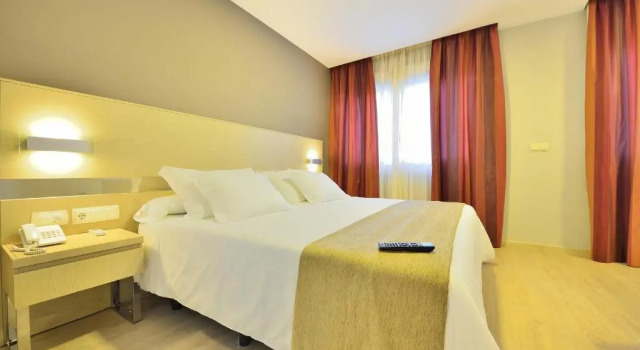 Трёхместный номер Standard Hotel Puente de La Toja