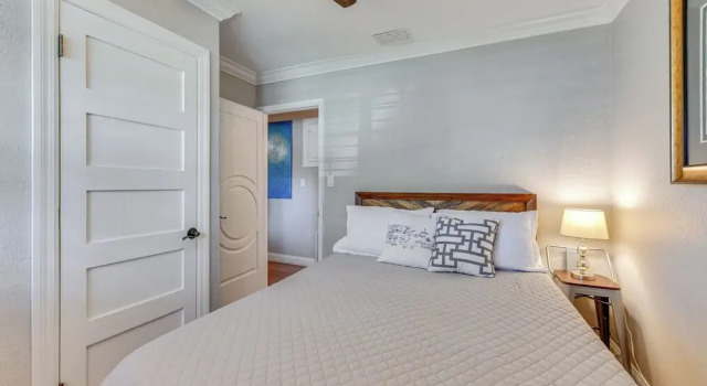 7 Mi to Downtown Tampa: Home w/ Fire Pit & Grill!, Book Hotel Tampa Florida