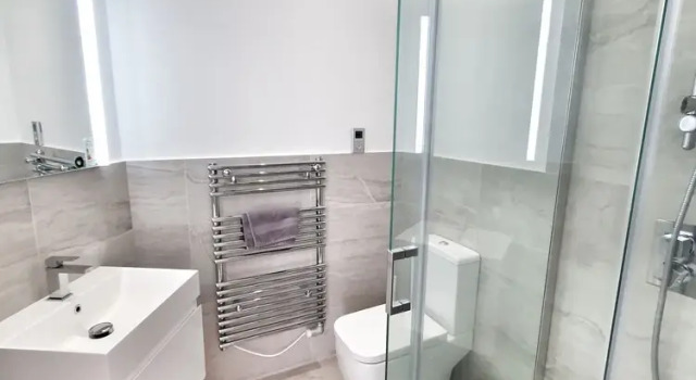 Urbane Spacious Executive Apartment