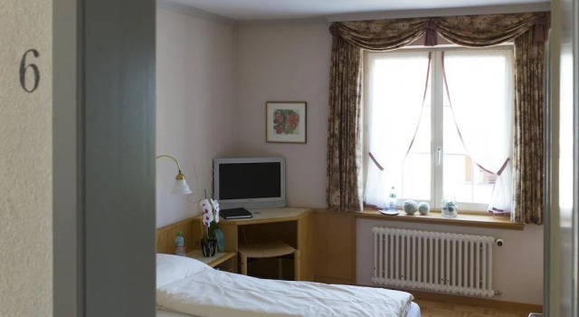 Gasthaus zum Bahnhof, Prenota Hotel Hotel a Svizzera orientale con parcheggio, Parcheggio
