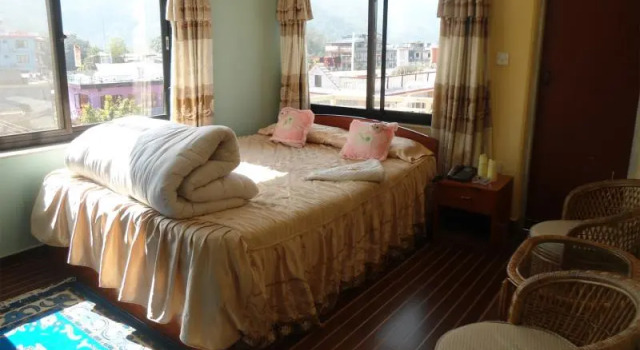 Номер Deluxe Hotel Fewa Holiday Inn