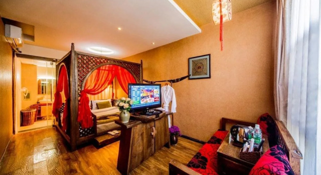 Lirenju Zhenpin Inn, Забронировать Отель Лицзян Юньнань, рядом с Улица Сквер-стрит Древнего города Даянь