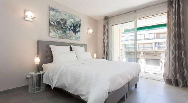Carlton Area: New 2 Beds / 2 Baths