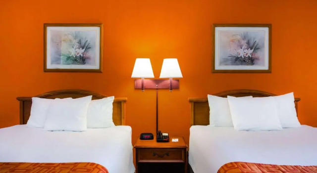 Четырёхместный номер Deluxe Howard Johnson by Wyndham Panama City