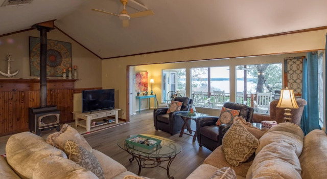 Texas Rose Lodge by RedAwning, Prenota Casa vacanze Canyon Lake Texas Hill Country