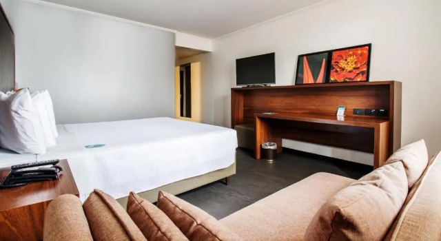 Luxo quarto Deville Maringá