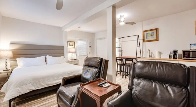 Номер Premium Riverdale Inn