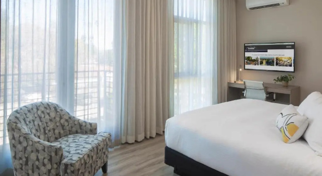 Art House Hotel and Suites