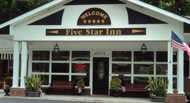 Five Star Inn - Maggie Valley, Забронировать Отель Мегги-Вэлли Аппалачи, рядом с Maggie Valley Festival Grounds