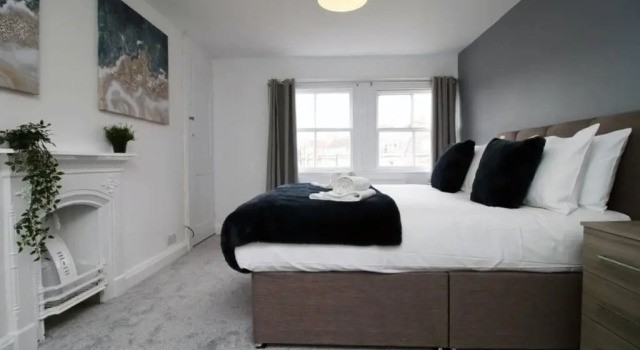 Апартаменты Spacious Georgian Apartment 5 mins from Bath Abbey