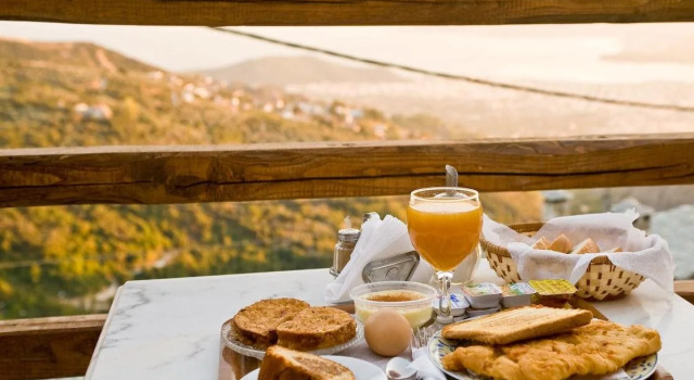 Arhontika Saltis Hotel