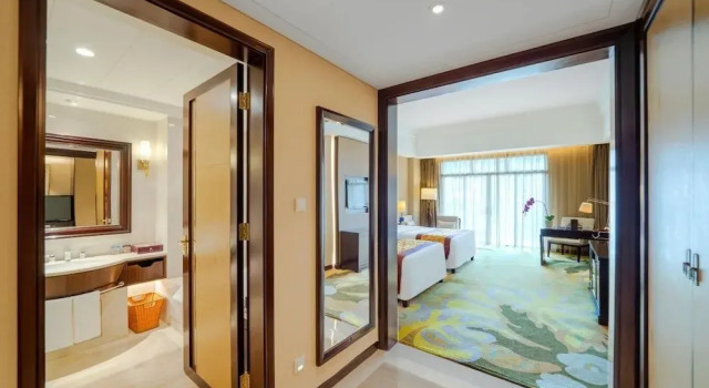 Двухместный номер Superior с балконом Poly Hotspring Guiyang Hotel