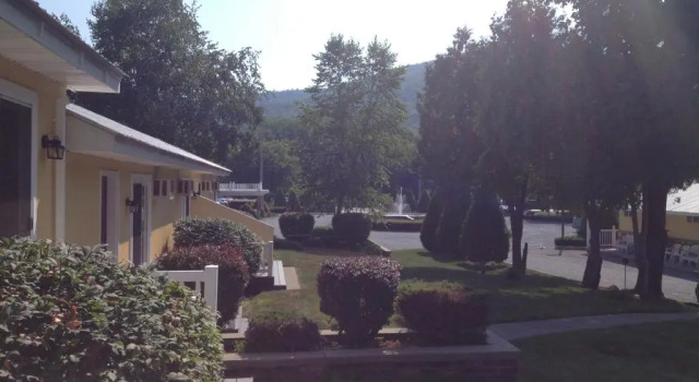 Полулюкс Colonel Williams Resort and Suites