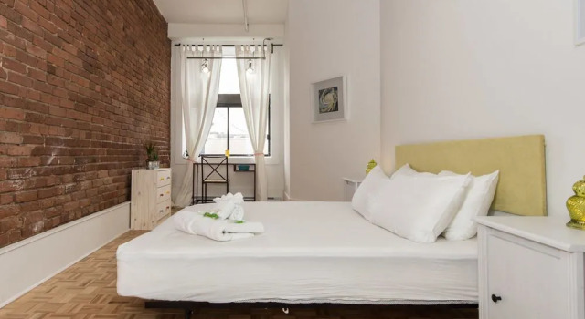 Sunny 4BR in Plateau by Sonder, Rezervasyon Otel Montreal Quebec