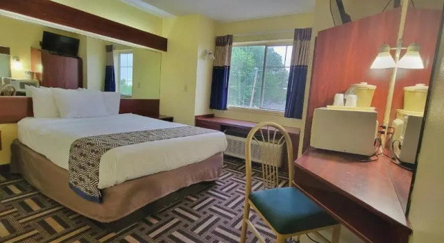Люкс Microtel Inn & Suites by Wyndham Tulsa/Rt 66 Near Casino