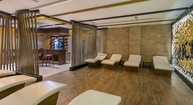 B Business Hotel & Spa