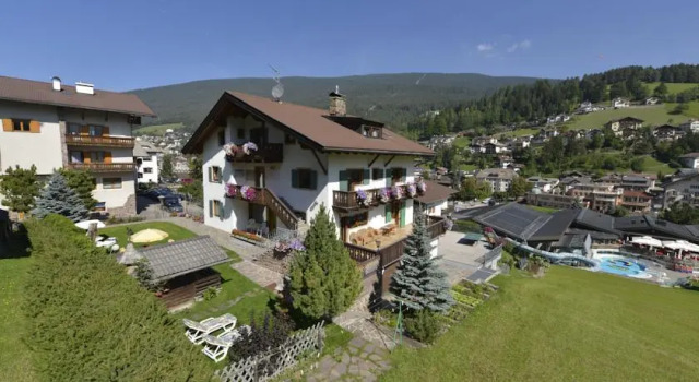 Residence Villa Tramont, Забронировать Вилла Коттеджи Ортизеи, Коттедж