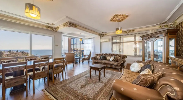 Lovely Flat with Sea View near Beach in Muratpasa, Забронировать Отель Муратпаша 