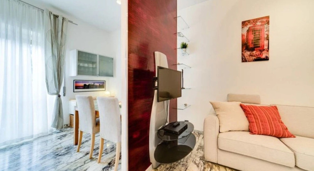 Modern 1 Bed in S. Giovanni 15 Minutes From Centre, Забронировать Отель Рим Лацио, рядом с Ослиные ворота