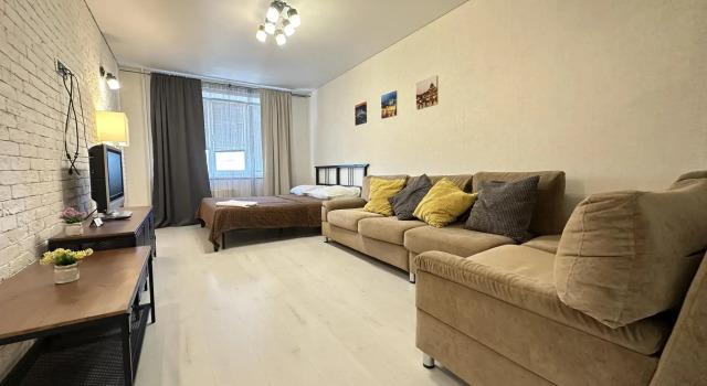 EasyRent on 38 Topolinaya Street, Prenota Appartamento Avtozavodsky district 
