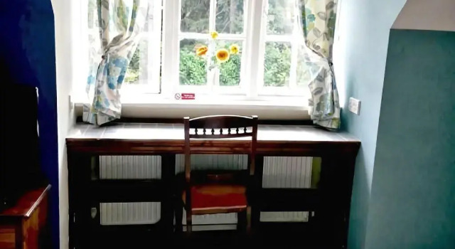 Rosemead Guest House, Забронировать Гостевой дом Отели High Weald с парковкой, Парковка