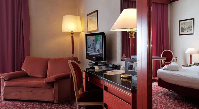 Russott Hotel