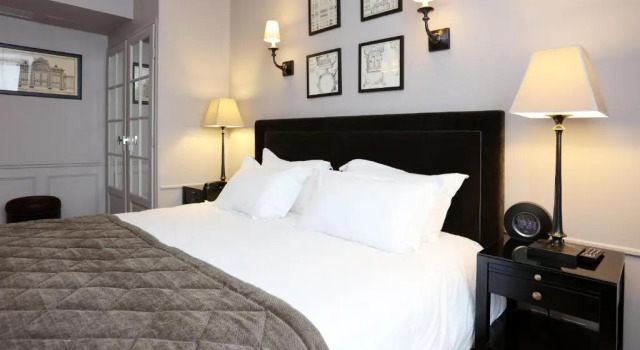 Двухместный номер Deluxe с балконом Hôtel Avama Montmartre