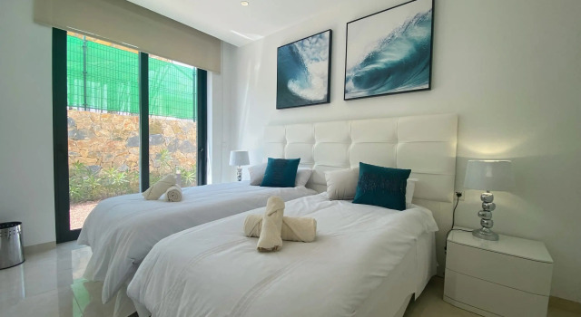 Luxurious Private Villa with heated pool on Golf Course, Las Colinas LC1