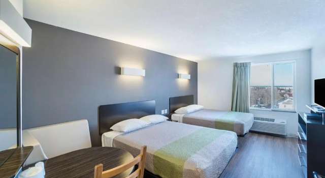Четырёхместный номер Deluxe Studio 6-Bruderheim, AB