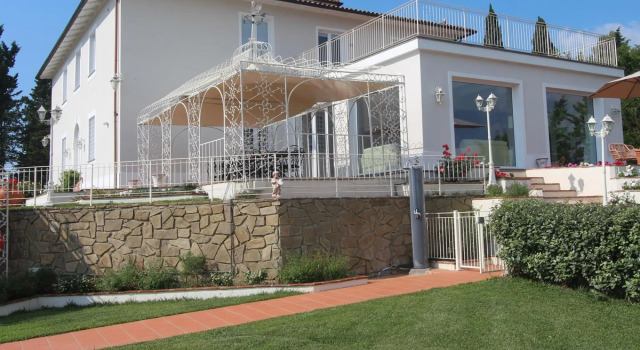 Exclusive Luxurious Villa Unique Location Near Certaldo-villa DEL Sole, Buchen Sie Villa Hotels in Elsa-Tal mit Parkplatz, Parkplätze