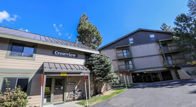 Crestview 25 Convenient Location near the Village and Lifts, Pet-Friendly by RedAwning, Забронировать Апартаменты/квартира Маммот-Лейкс Маммот, рядом с Гондольный подъемник Вилидж