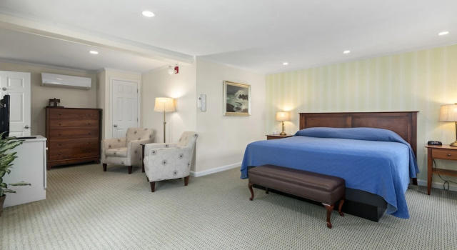 Коттедж The Sparhawk Oceanfront Resort