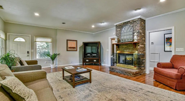 South Asheville home with hot tub just 11 miles to downtown