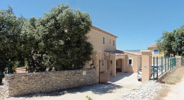 Pretty, Spacious Holiday Home With Private Pool