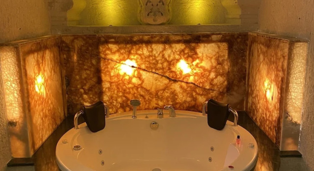 Люкс Abu Hayat Cave Suites