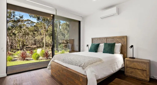 Lithic House 2, Book Hotel Hepburn Springs 