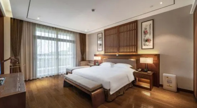 Люкс с видом на озеро Shaoxing Kuaiji Mountain Yangming Hotel