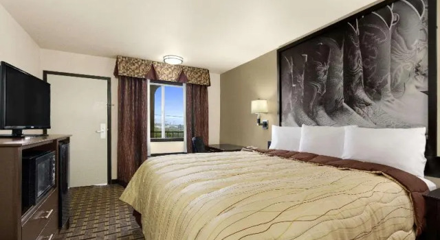 Двухместный номер Standard Super 8 by Wyndham Fort Worth TX