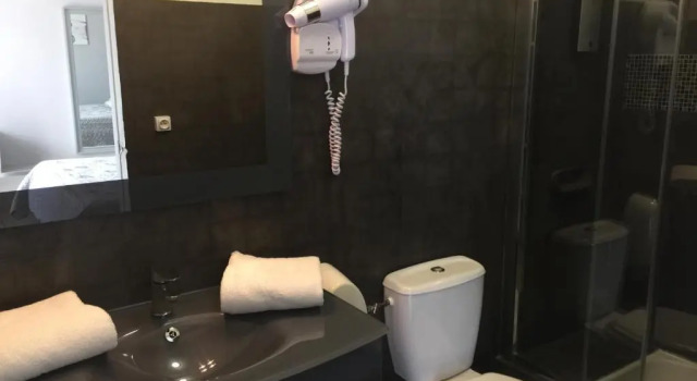 Двухместный номер Standard Logis Hôtel Le Clement V