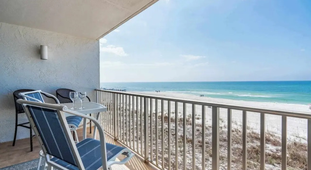 Двухместный номер Standard с балконом и рядом с пляжем Beachfront Days Ocean View Condo Bliss