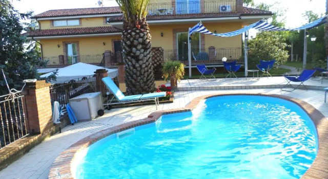 Bed and Breakfast Villa Algi