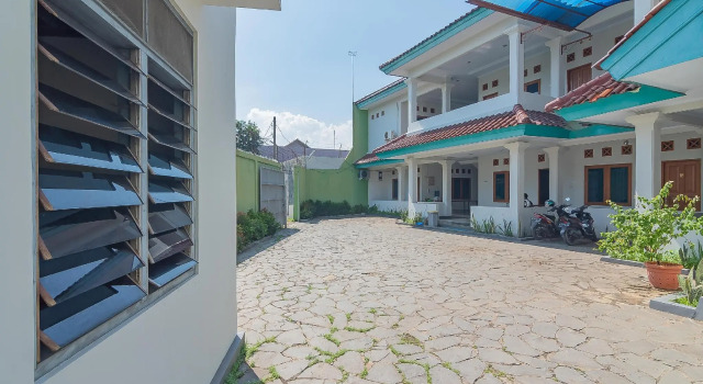 RedDoorz @ Pemuda Street, Rezervovat Hotel North Cirebon West Java
