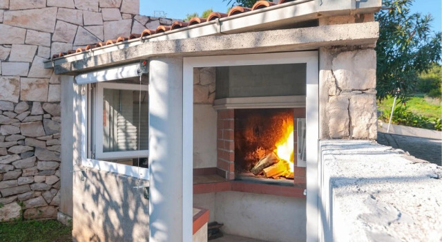 Awesome Apartment in Splitska With 2 Bedrooms and Wifi