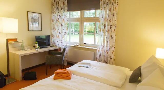 Hotel Ostseeländer, Забронировать Отель Цюссов Мекленбург-Померания