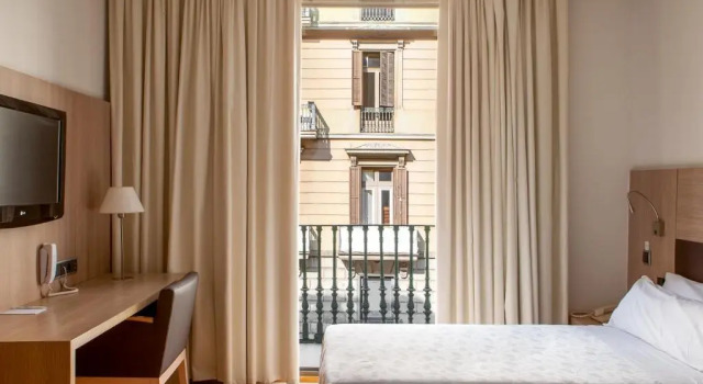 Двухместный номер с балконом Hotel Lleó