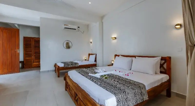 Трёхместный номер Deluxe с балконом YU Resort