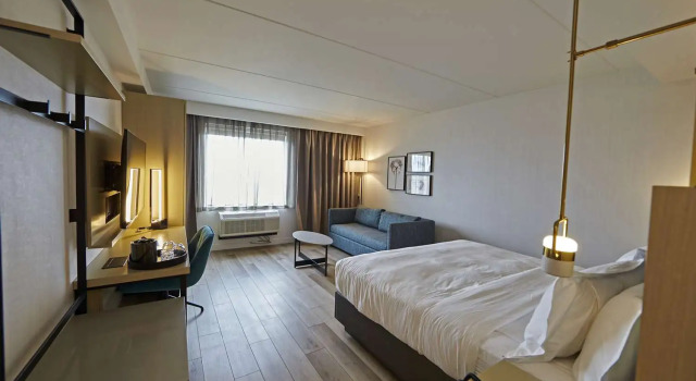 Двухместный номер Deluxe Bloom Mississauga, Tapestry Collection By Hilton