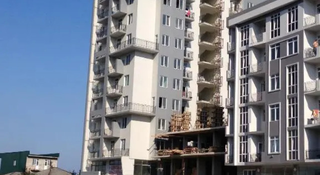 Nodari, Book Hotel Batumi 
