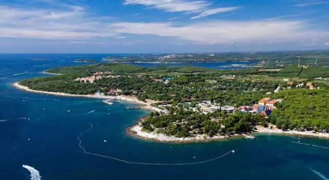 Kamp Valdaliso, Забронировать Отель Ровинь Rovinj Riviera, рядом с Частный Пляж «Amarin Resort»